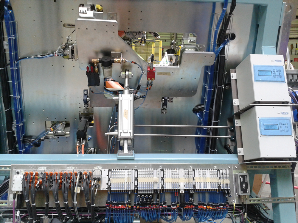 Machine d'assemblage